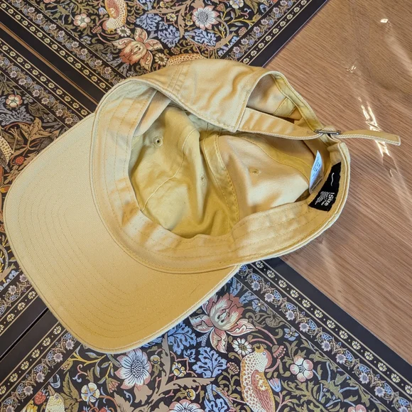 Nike hat - Picture 3 of 4